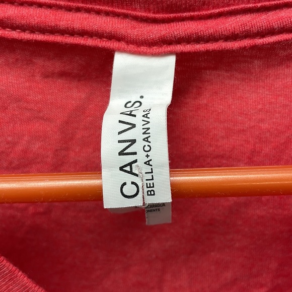 Bella-Canvas “hanging with my heifers follow your roots”tee xl. - Picture 4 of 4